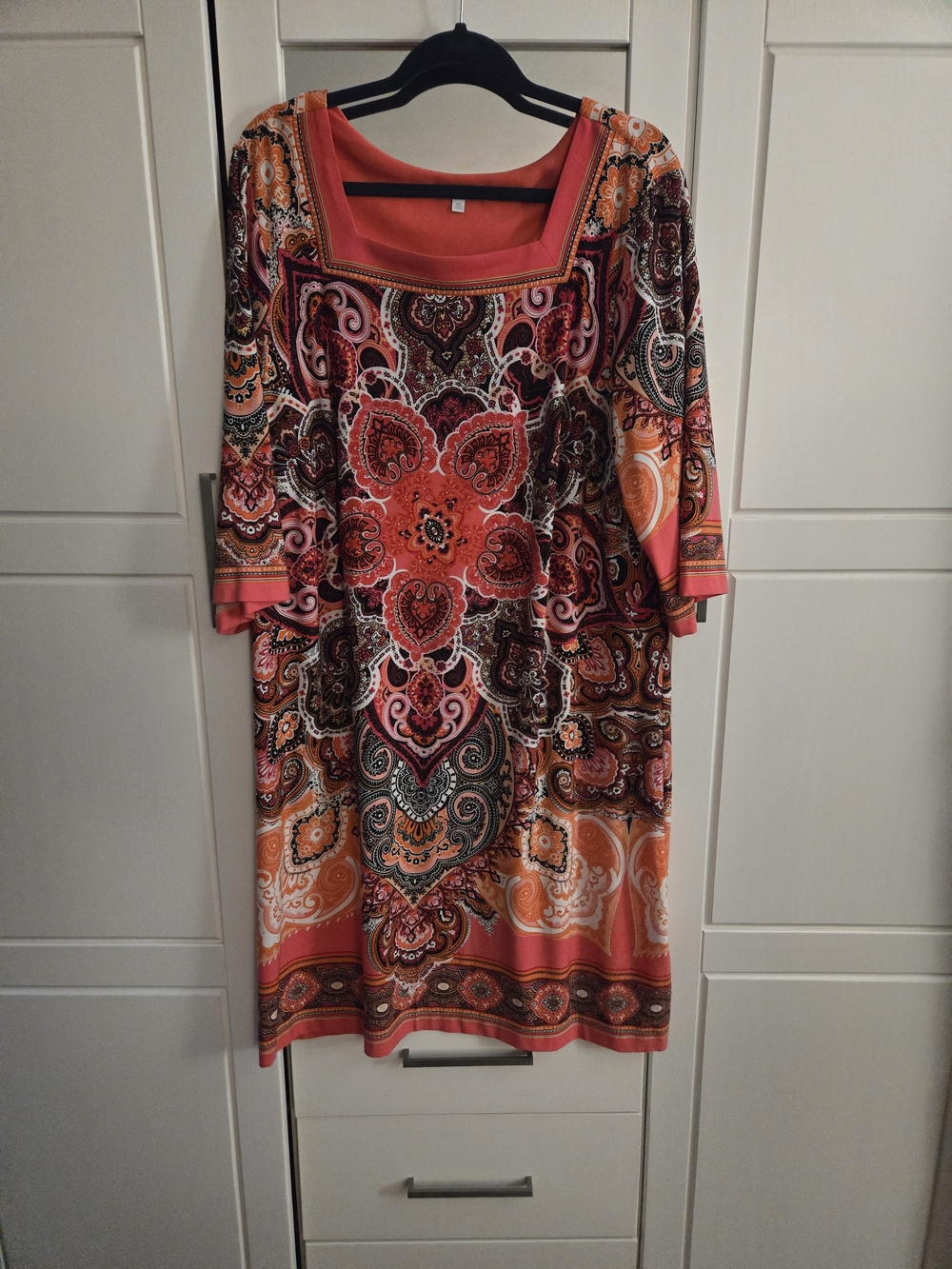 Vibrant Paisley Scoop Neck Dress in Coral & Orange
